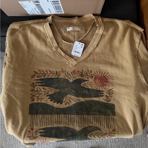 NWT Free People sweatshirt - Picture 3 of 6